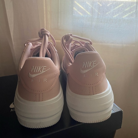 Nike Airforce 1 PLT.AF.ORM pink 9.5W - Picture 4 of 8